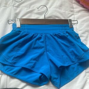 Poolside blue lululemon 2.5” hotty hot shorts lowrise